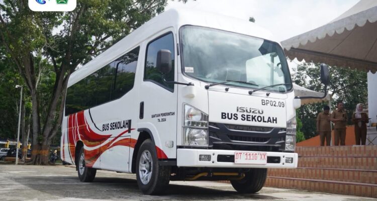 Perkuat Akses Sekolah di Pelosok, Konawe Dapatkan Bantuan Bus dari Pusat
