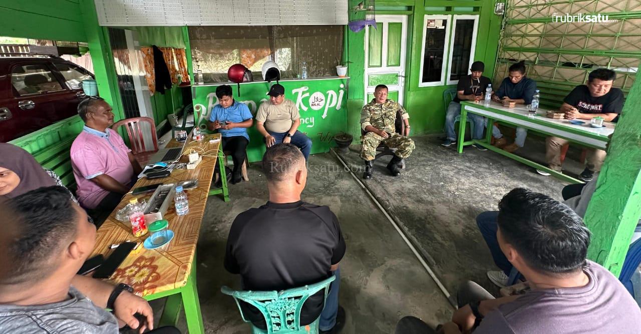 Di Warung Kopi, Wakil Bupati Konawe Buka Wacana Pembangunan Bersama Jurnalis
