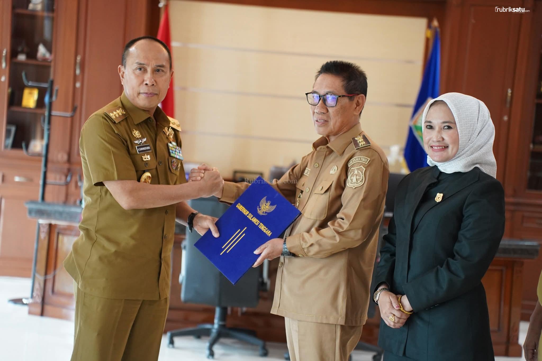 Yosep Sahaka Resmi Jabat Plt Bupati Koltim