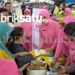 HUT RI ke-80, Polres Konawe dan Bulog Hadirkan Pasar Murah, Warga Girang Harga Turun