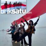 Bendera Raksasa 580 Meter Berkibar di Pantai Kapoiala, Simbol Persatuan dan Cinta Tanah Air