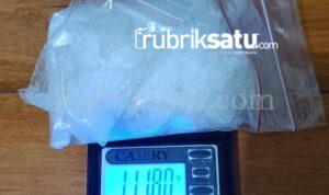 Polres Konawe Bongkar Peredaran Sabu 111.80 Gram di Morosi, Dua Pria Diamankan Polres Konawe Bongkar Peredaran Sabu 111.80 Gram di Morosi, Dua Pria Diamankan