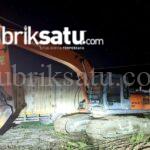 Excavator Oranye jadi Barang Bukti, Polisi Usut Tambang Pasir Ilegal di Konawe